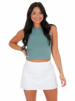 Dynamic Hard To See Cropped Muscle Tank Tops