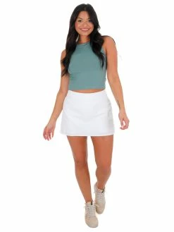 Dynamic Hard To See Cropped Muscle Tank Tops