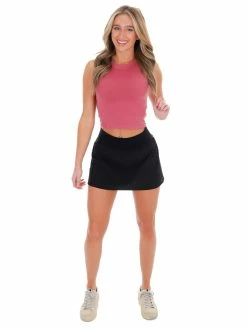 Dynamic Hard To See Cropped Muscle Tank Tops