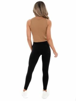 Dynamic Hard To See Cropped Muscle Tank Tops