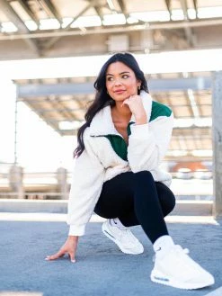 Aemi+CO All You Give Fuzzy Pullover JB Fit