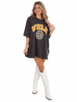 Pressbox Oversized Tee Collection Tennessee Black Winnie Oversized Tee